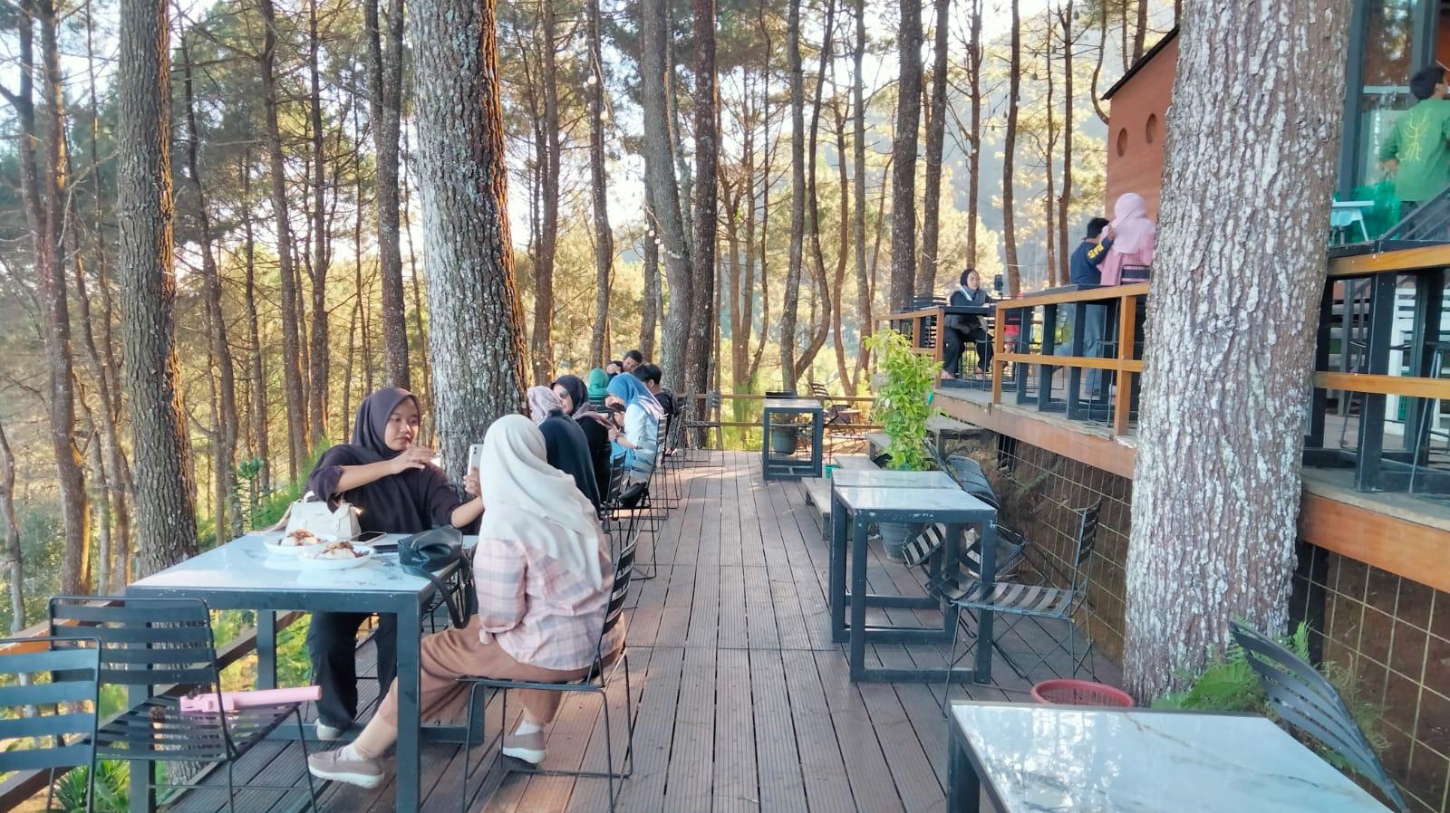 Sagof Coffee and Eatery, Asyiknya Ngopi di Ketinggian 1.200 MDPL di Kuningan - Tribunjabar.id