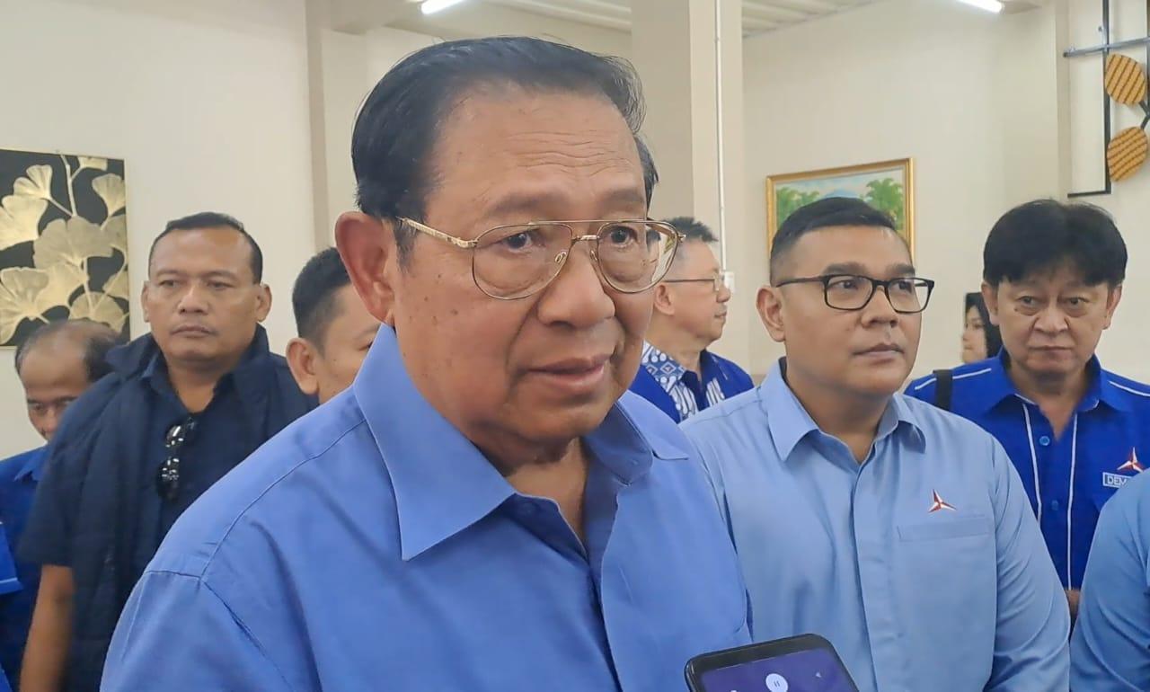 SBY-di-rumah-makan-H-Empud-di-Sukabumi-Kamis-412024.jpg