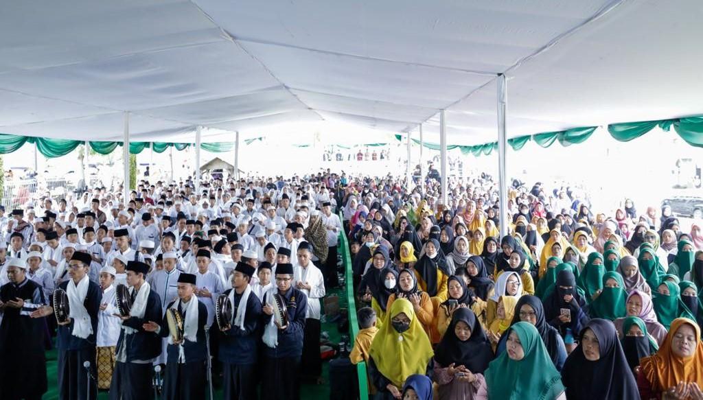 Salah-satu-kelompok-santri-dalam-peringatan-Hari-Santri-Sabtu-22102022.jpg