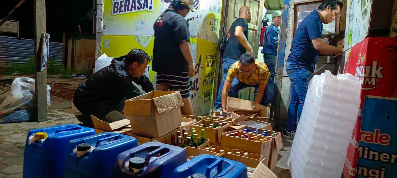 Satresnarkoba-Polrestabes-Bandung-berhasil-menyita-2025-bo.jpg