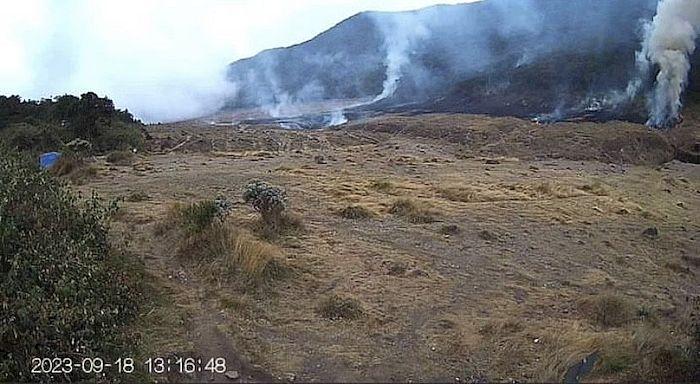 Alun-alun Surya Kencana Gunung Gede yang Mirip di Gunung Bromo Terbakar Tadi Siang, Diketahui CCTV
