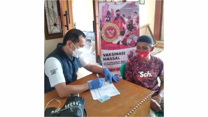Sebanyak-3000-dosis-vaksin-diberikan-kepada-warga-di-empat-desa-saat.jpg