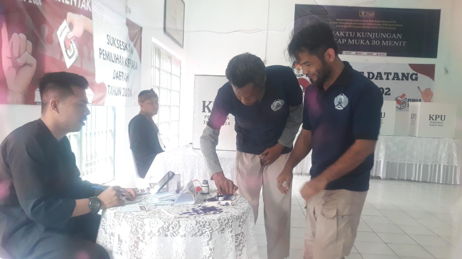 Sebanyak 953 Warga Binaan Lapas Kelas II A Karawang Salurkan Hak Pilihnya  pada Pilkada 2024
