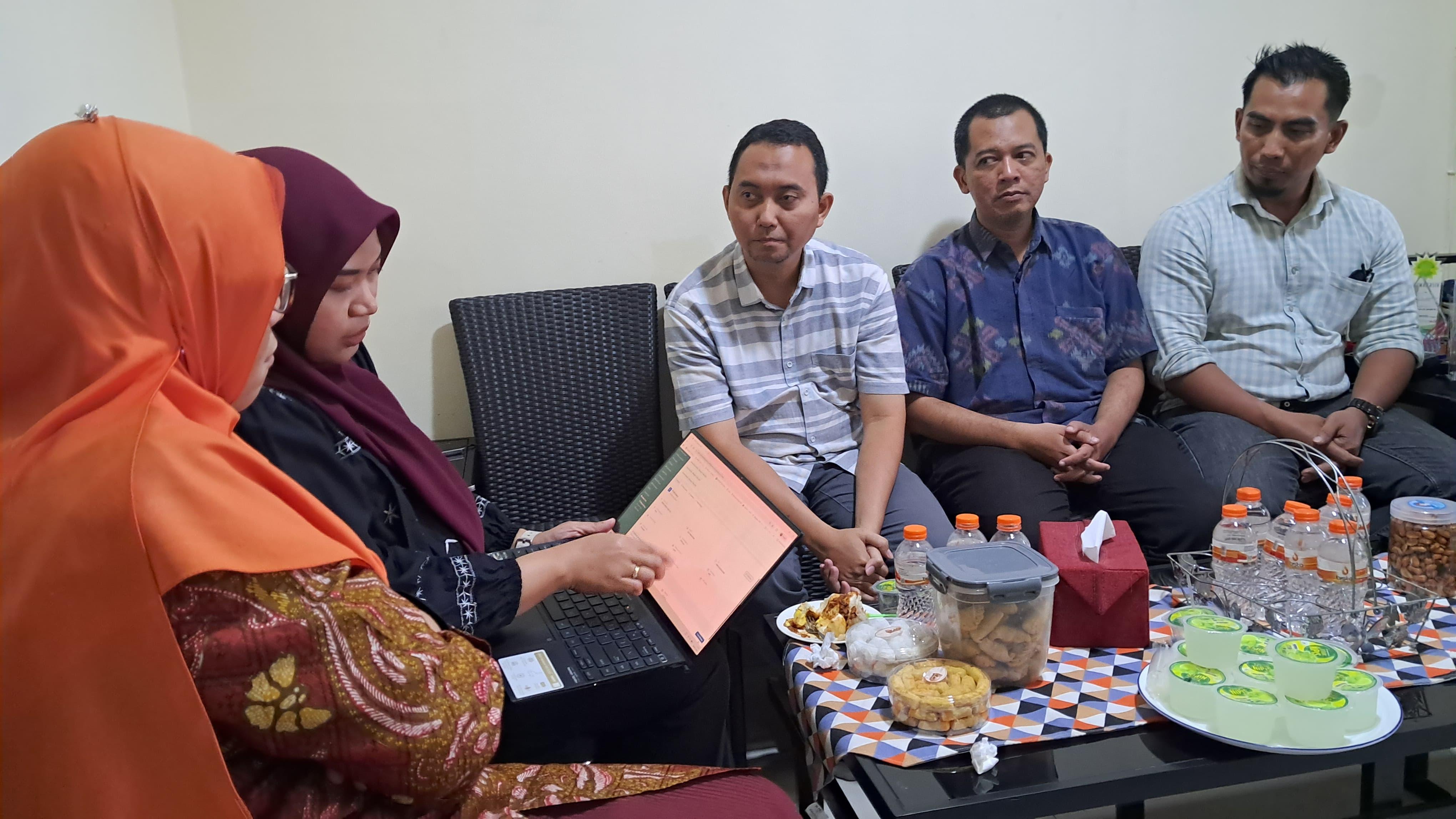 Sejumlah-perwakilan-dosen-Pegawai-Pemerintah-dengan-Perjanji.jpg