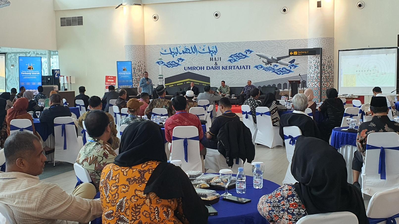Sejumlah-perwakilan-travel-umrah-dan-maskapai-mengikuti-FGD-Terbang-Umrah-di-BIJB.jpg