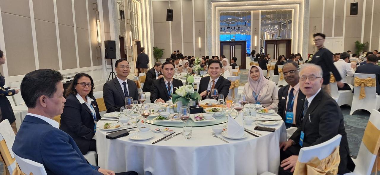 Sekretaris-Daerah-Kabupaten-Sumedang-Tuti-Ruswati-saat-menghadiri-ASEAN-City-Leaders.jpg