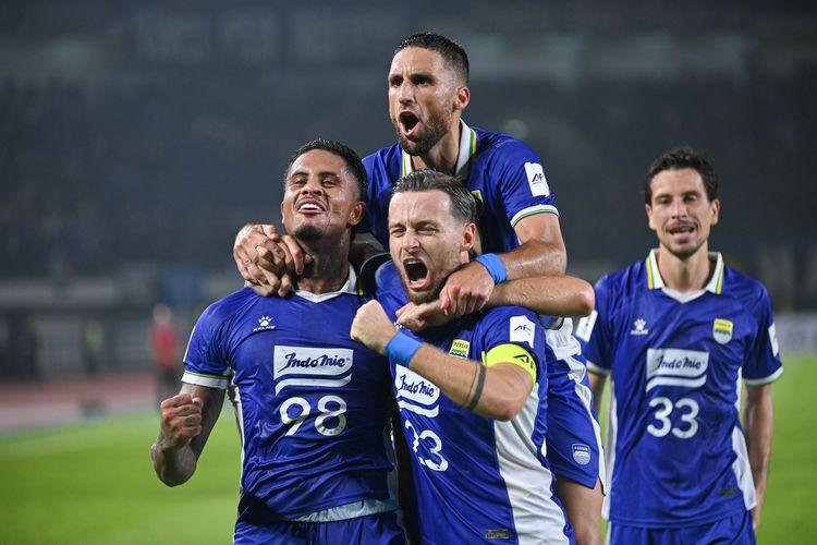 Selebrasi-gol-Persib-Bandung-ke-gawang-Bangk.jpg