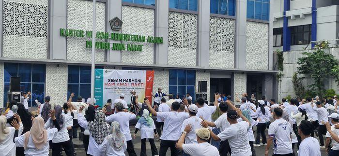 Kemenag Jabar dan Lintas Agama Senam Harmoni Songsong Hari Amal Bakti ke-80