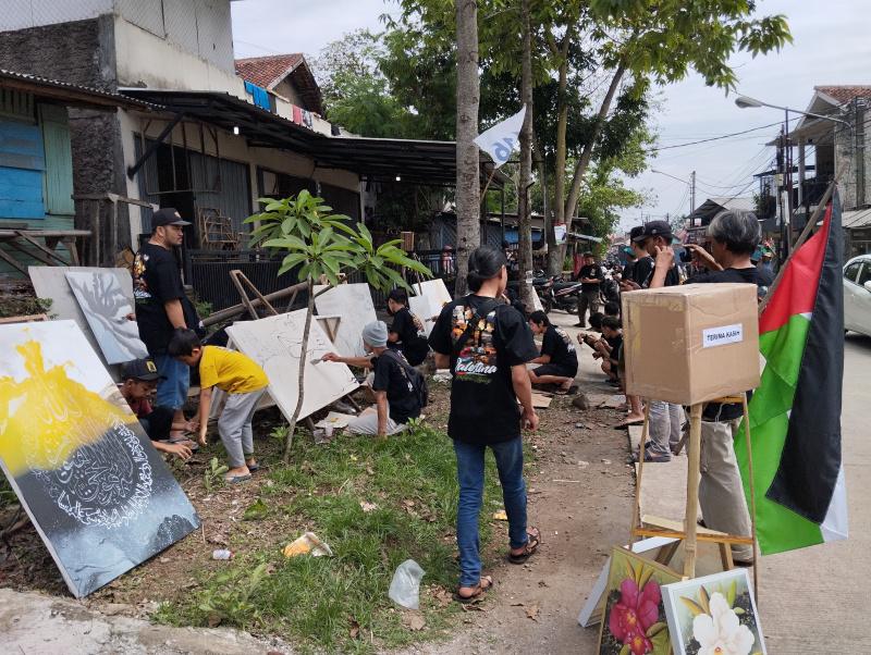 Seniman-lukis-di-Jelekong-menggelar-Aksi-Bela-Palestina.jpg