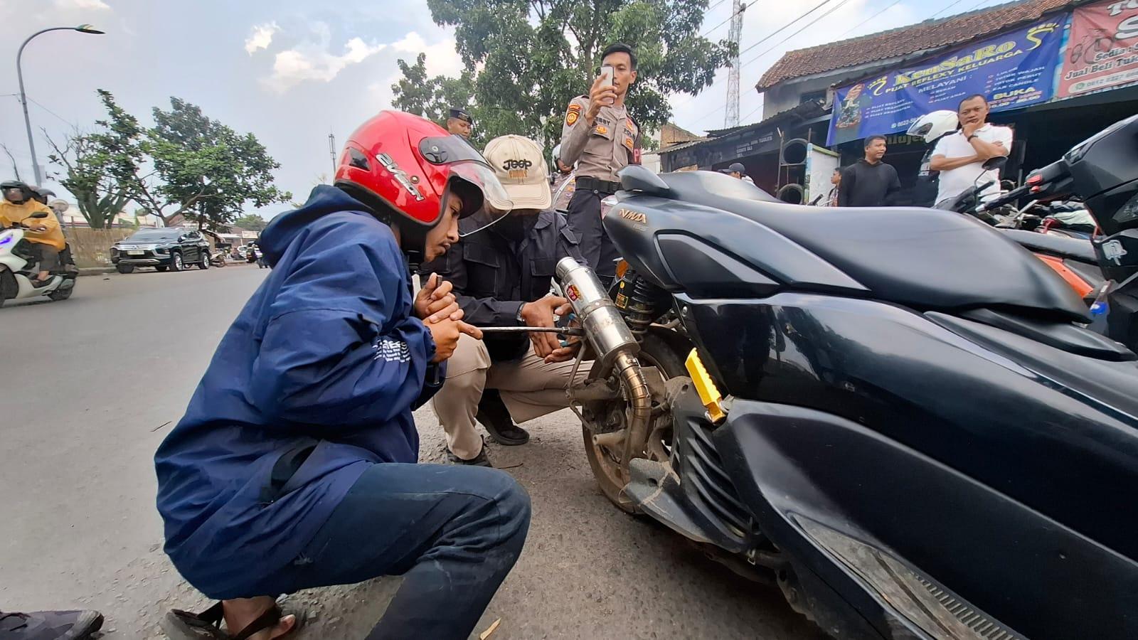 Polisi Gelar Razia di Katapang dan Cileunyi, Puluhan Knalpot Brong Disita - Tribunjabar.id