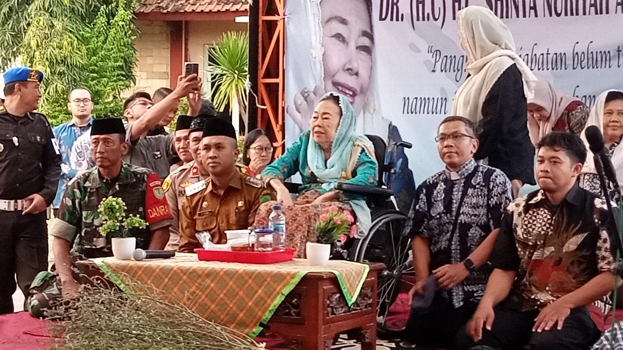 Shinta-Nuriyah-Abdurrahman-Wahid-saat-buka-puasa.jpg