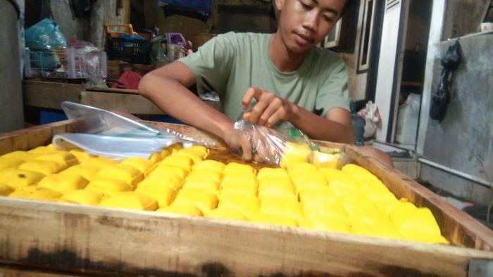 Sidikrillah-41-perajin-tahu-di-Karawang-Jumat-14102022.jpg