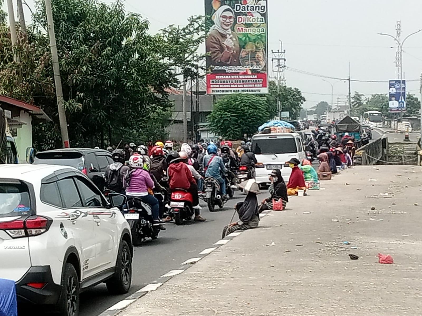 Situasi-arus-lalin-kendaraan-Arus-Balik-Pemudik.jpg
