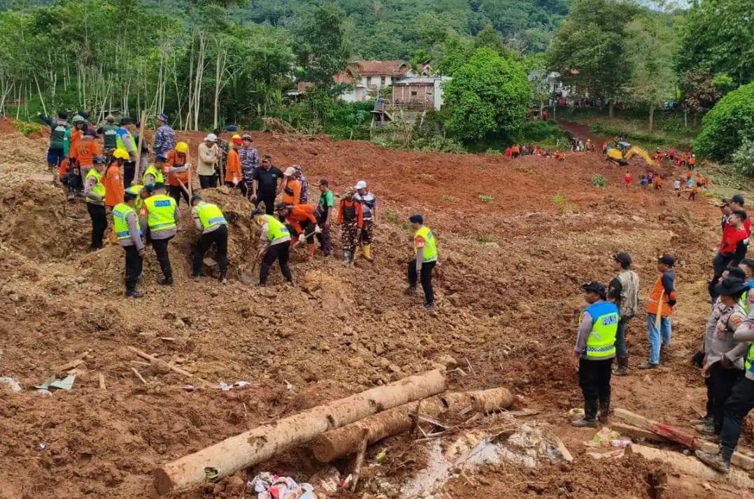 UPDATE Korban Longsor di Cibeunying, Masih 10 Orang yang Belum Ditemukan