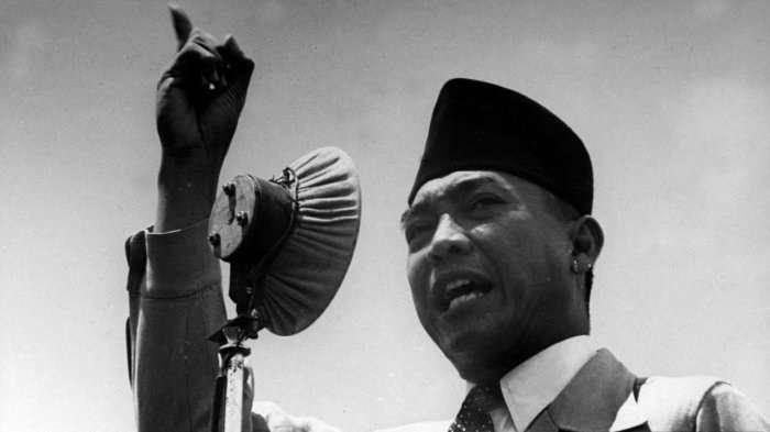 Soekarno-Berpidato.jpg