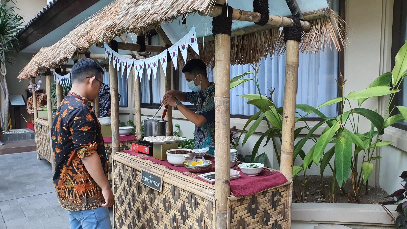 Street-Food-Festival-di-Bentani-Hotel-Residence.jpg