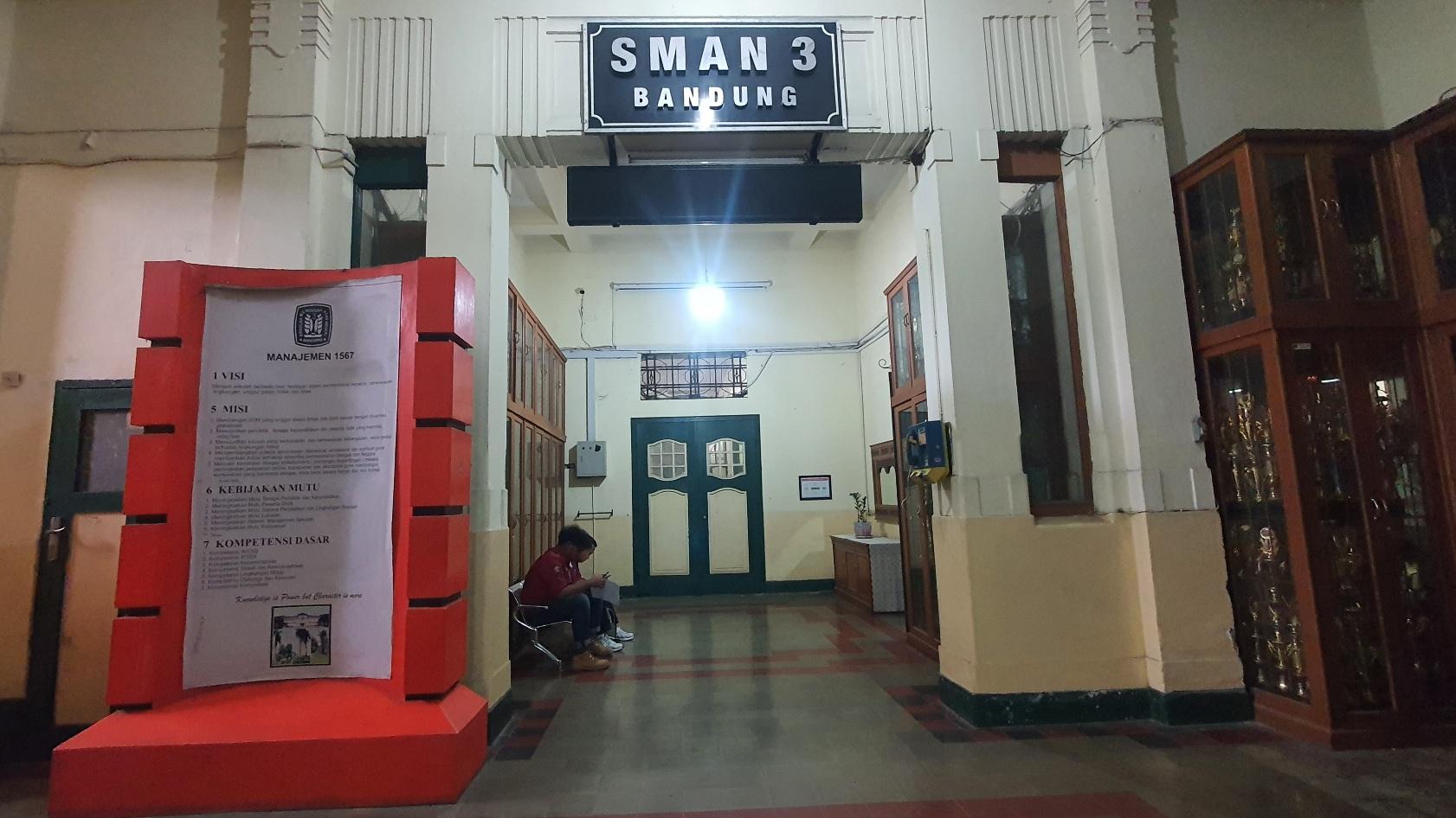 Suasana-SMAN-3-Bandung-di-Jalan-Belitung.jpg