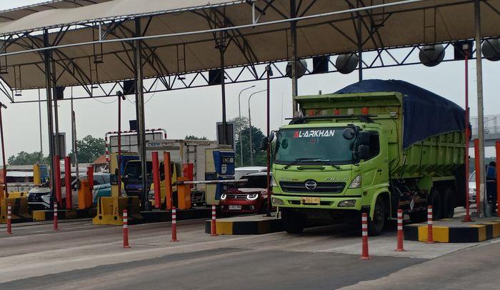 Suasana-di-Gerbang-Tol-Cileunyi-Minggu-462023.jpg