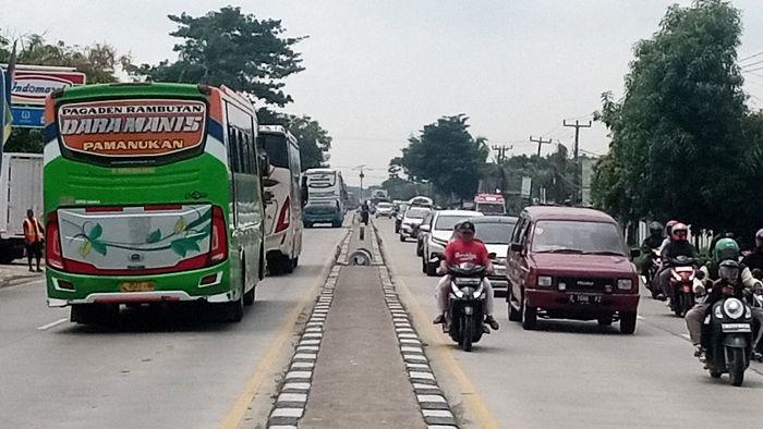 Suasana-di-Jalur-Pantura-Subang-pada-Minggu-1442024-siang.jpg