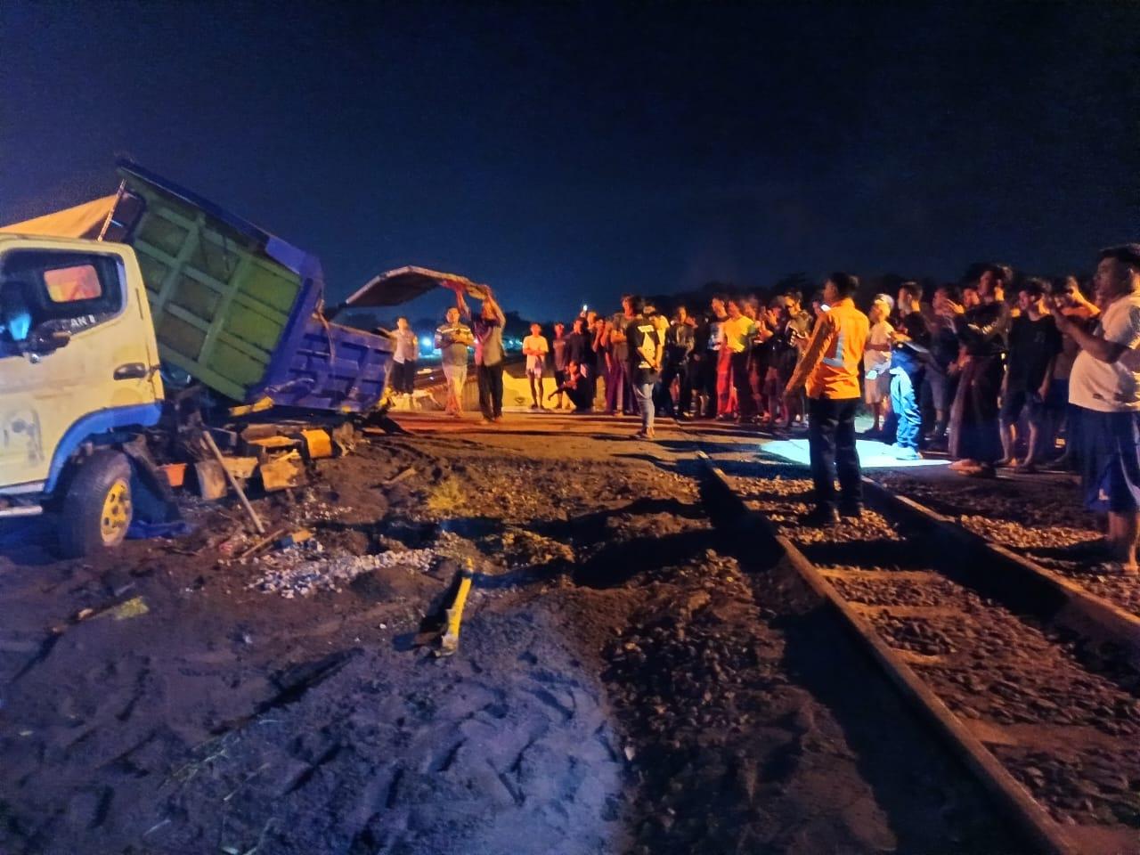 Kecelakaan KA Mataram vs Truk di Indramayu, Belasan Kereta di Cirebon Ikut Alami Keterlambatan - Tribunjabar.id