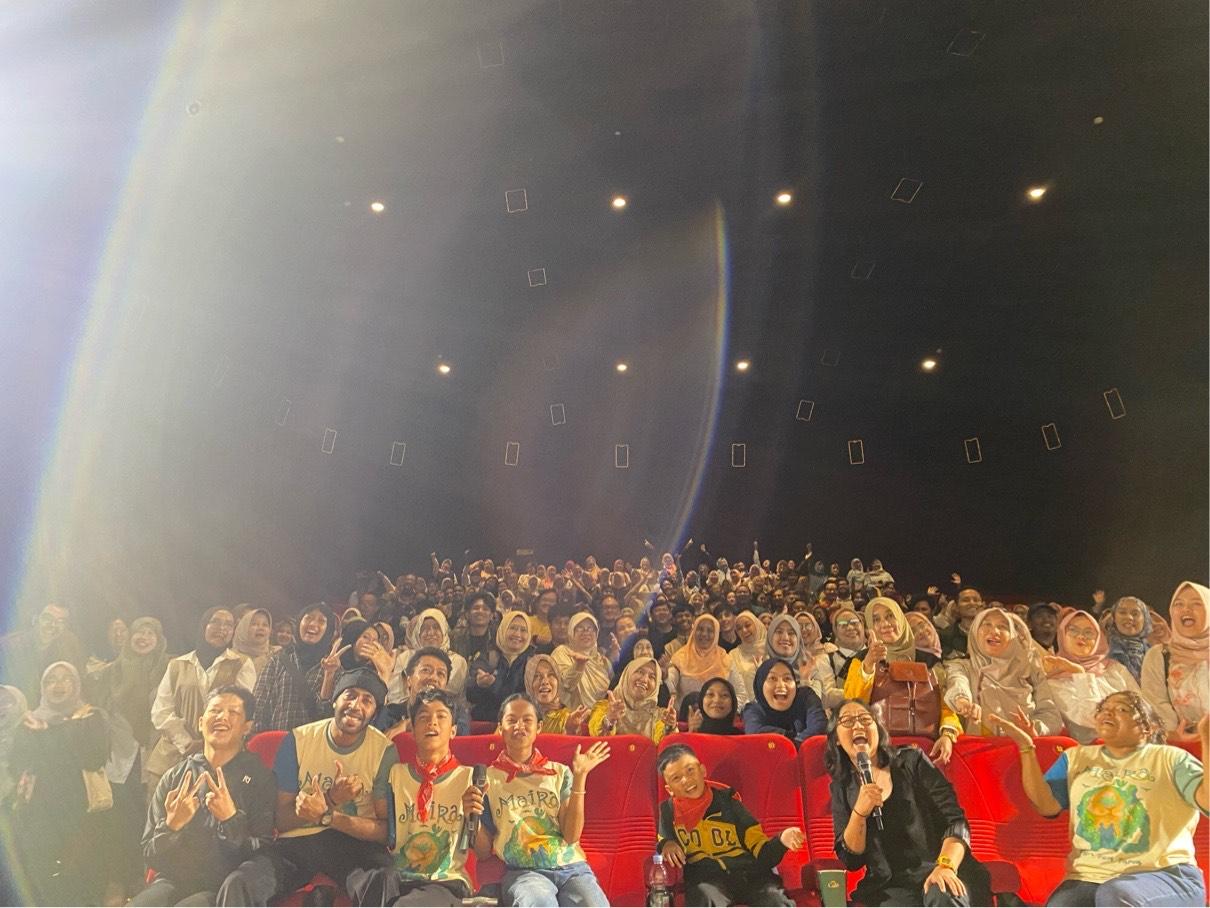 Suasana-kemeriahan-film-Teman-Tegar-Maira-di-XXI-Cihampelas-Walk.jpg