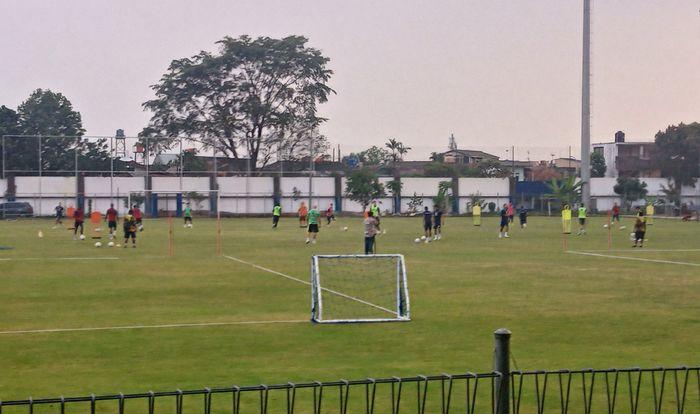 Suasana-latihan-Persib-Bandung-di-Stadion-Sidolig-Bandung-Rabu-11102023.jpg