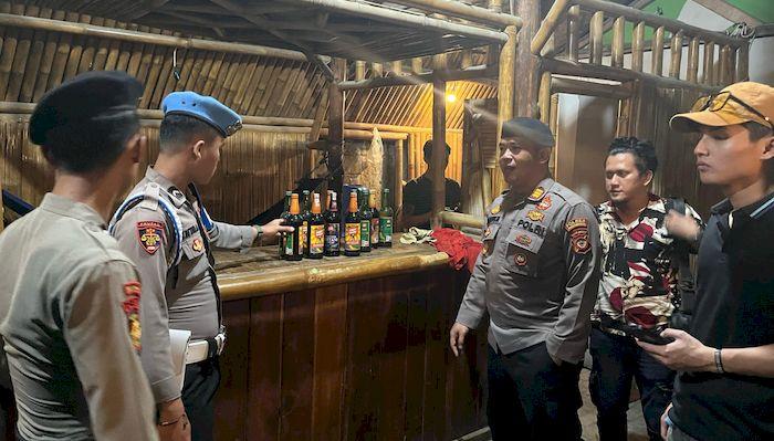 Suasana-saat-jajaran-kepolisian-di-Polres-Pangandaran.jpg