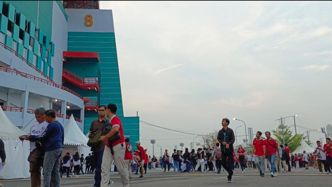 TONTON Live Streaming Timnas U-17 Indonesia vs Ekuador: Saat Suporter Berdatangan ke Stadion GBT