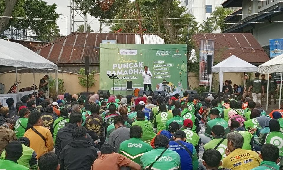 Syukuran-Puncak-Ramadhan-Baznas-Jabar-1447-H-Berbagi-Bahagia-Ramadhan-di-Kota-Bandung.jpg