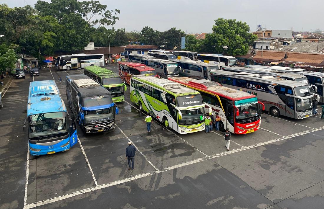 TERMINAL-CICAHEUM-MASIH-ADA-BOS.jpg
