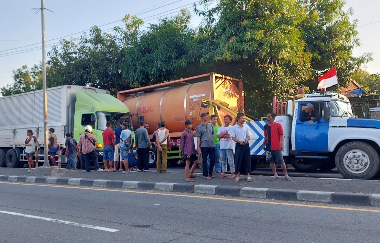 Tabrakan Beruntun di Jalur Pantura Indramayu, Odong-odong Ditabrak Truk dan Calya, Sopir Truk Kabur