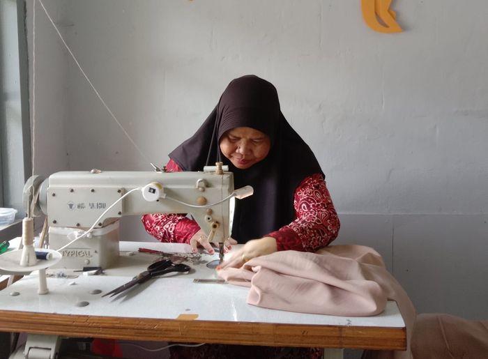 Gamis Tanatin Bu Nur Dapat Berkah Ramadhan, Dulu Berjibaku Hadapi Ujian, Kini Cuan Mengalir Deras