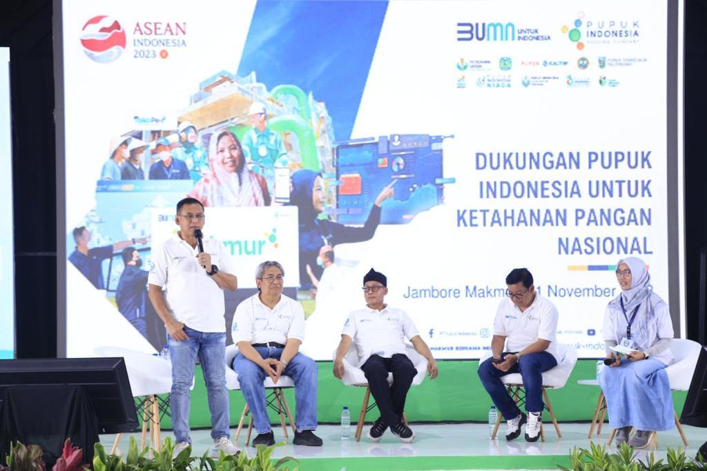 Pupuk Indonesia Libatkan 76 Taruna Makmur Untuk Dampingi Petani Beri Layanan Agronomis