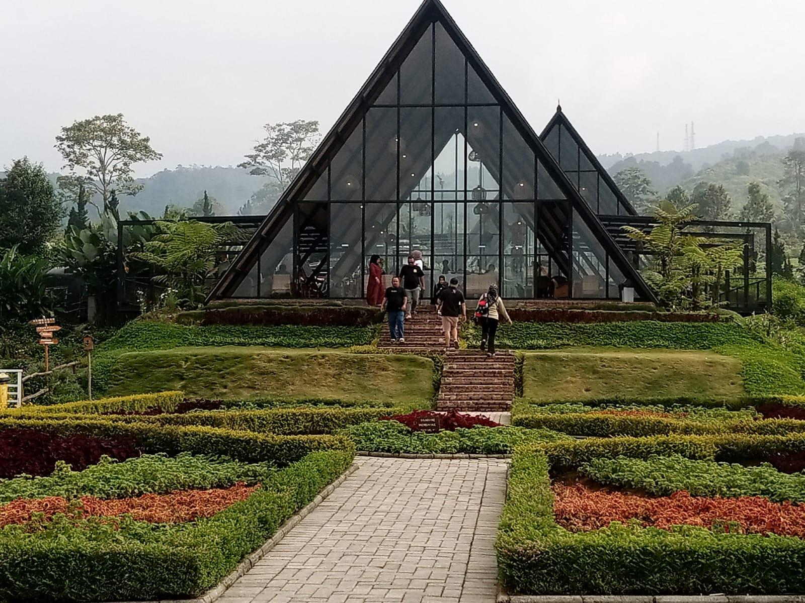 Wisata Subang, The Ranch Ciater Ajak Pengunjung Menikmati Kopi Serasa di atas Awan, Berselimut Kabut