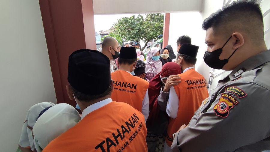 Tiga Jenderal NII di Garut Akhirnya Divonis, Istri dan Keluarga Menangis, Suami Mana Tahu Makar Apa