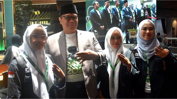 Tim-MRC-Jabar-Raih-Juara-Kakanwil-Berikan-Uang-Pendampingan-dan-Beasiswa.jpg