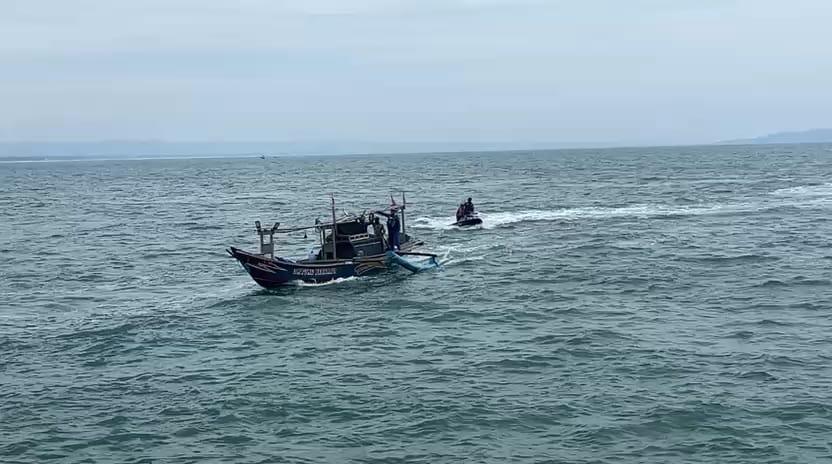 Tim-SAR-gabungan-di-Kabupaten-Pangandaran-lakukan-pencarian-atlet-terjun-payung.jpg