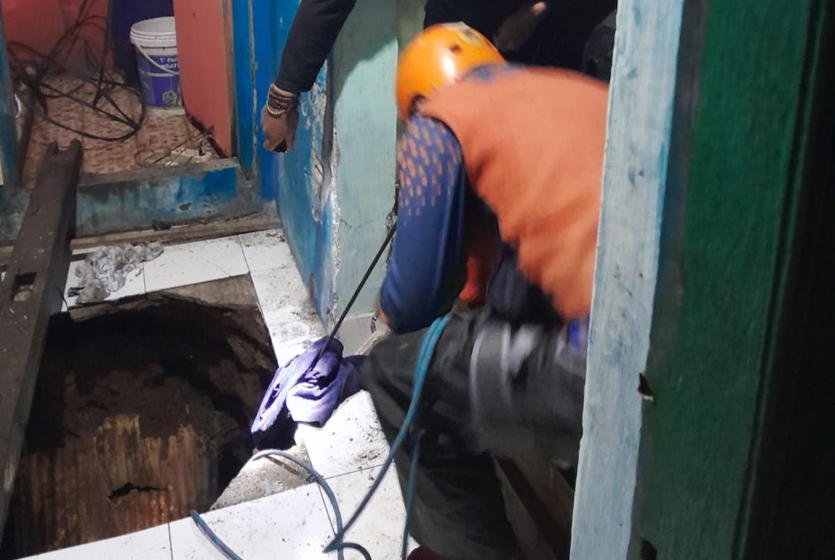 Warga Lembang Meninggal Dunia Setelah Terperosok ke Dalam Septictank Saat Sedang Masak di Dapur