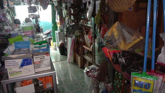 Dulu Jualan Ngampar, MK Hadaaf Jadi Toko Favorit Anak Sekolah, Ruangan Diperluas Setelah dapat KUR