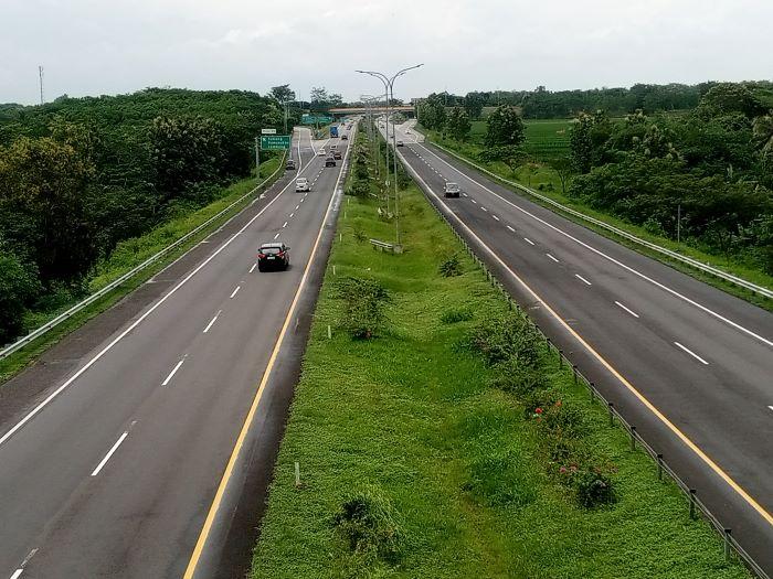 Tol-Cipali-KM-110-Gerbang-Tol-Cilameri-Subang-Sabtu-31122022-siang.jpg