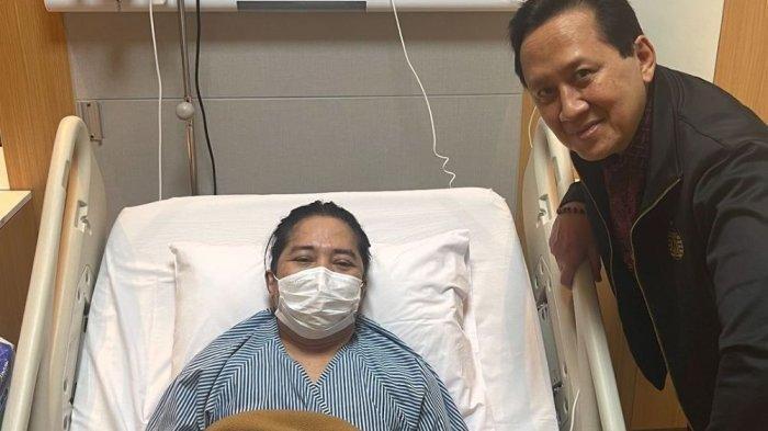 Triawan-Munaf-jenguk-Abdee-Negara-di-rumah-sakit.jpg