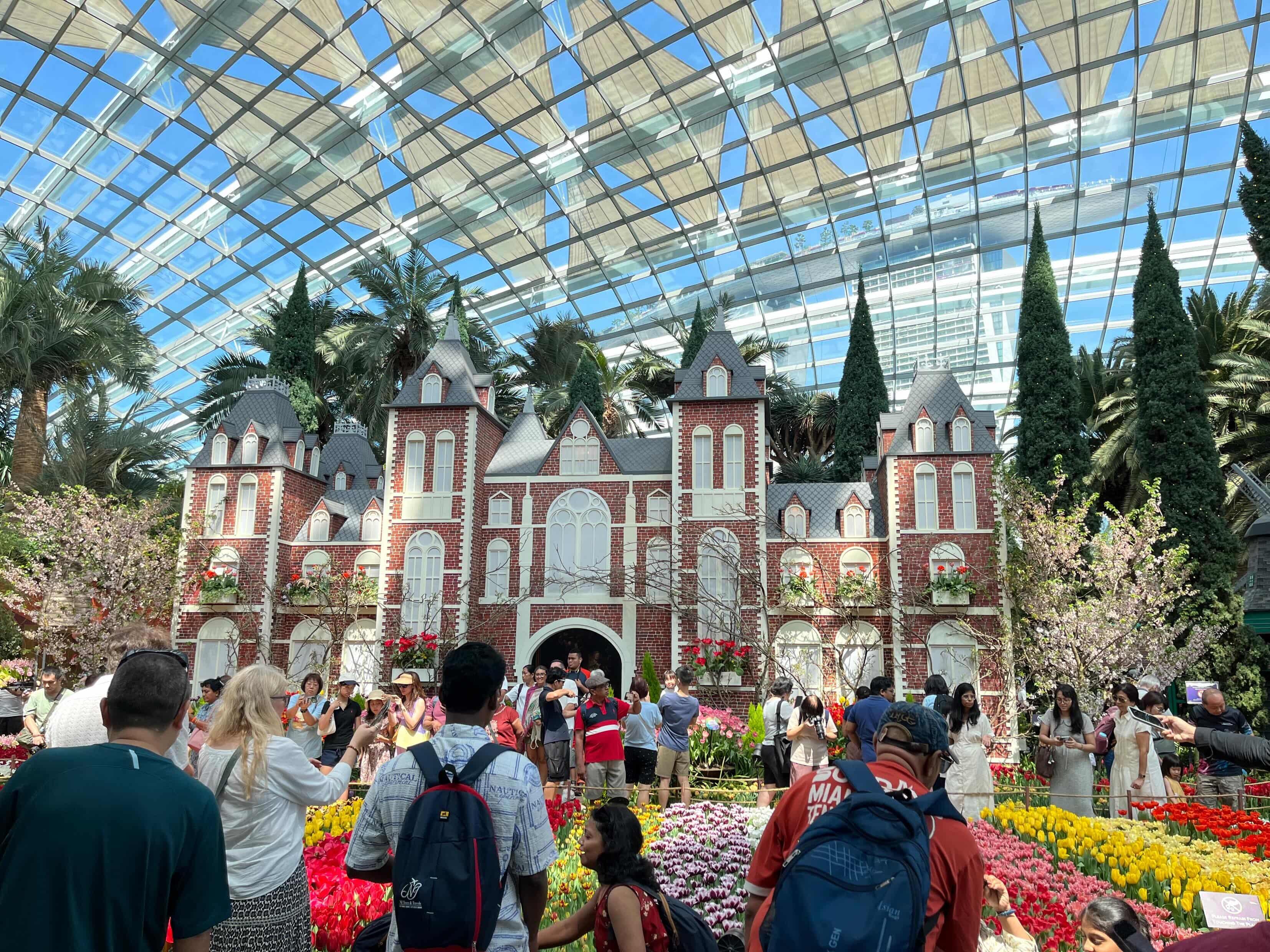 Tulipmania-Flower-Dome-Gardens-by-the-Bay-Singapura.jpg