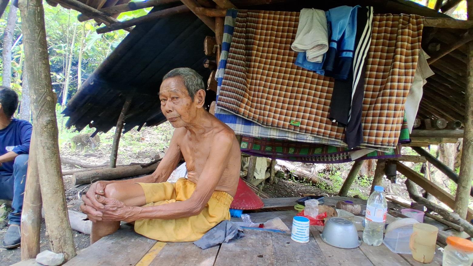 Uloh-korban-longsor-di-Kampung-Babakan-Sukabumi.jpg