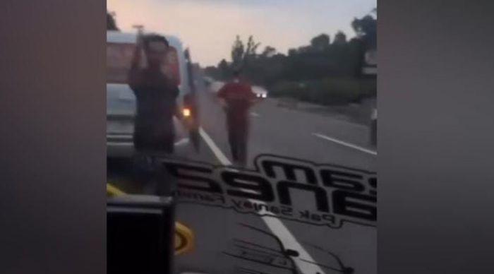 Viral-aksi-sopir-koboi-menodongkan-pistol-ke-pengendara-lain-terjadi-di-Tol-Cipularang.jpg