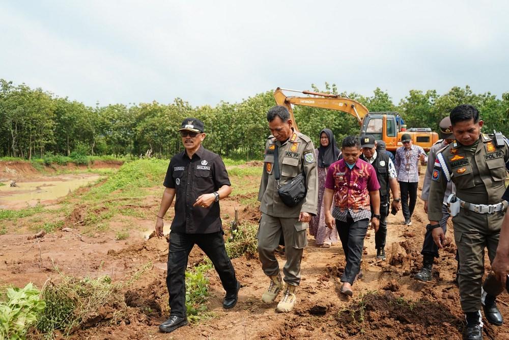 Wakil-Bupati-Indramayu-Syaefudin-saat-sidak.jpg