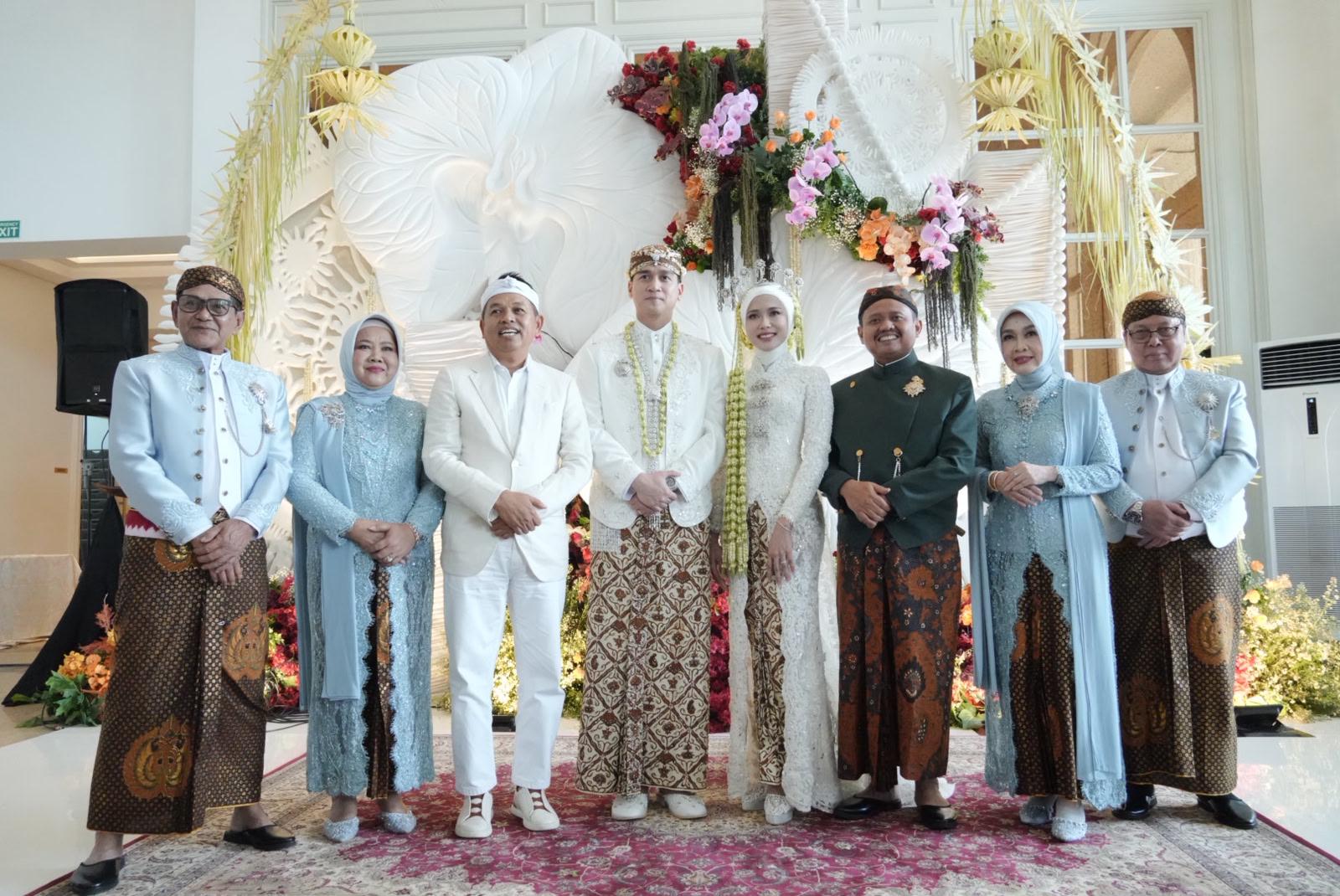 Wakil-Bupati-Sumedang-Muhammad-Fajar-Aldila-dan-gadis-pujaannya-Astr.jpg