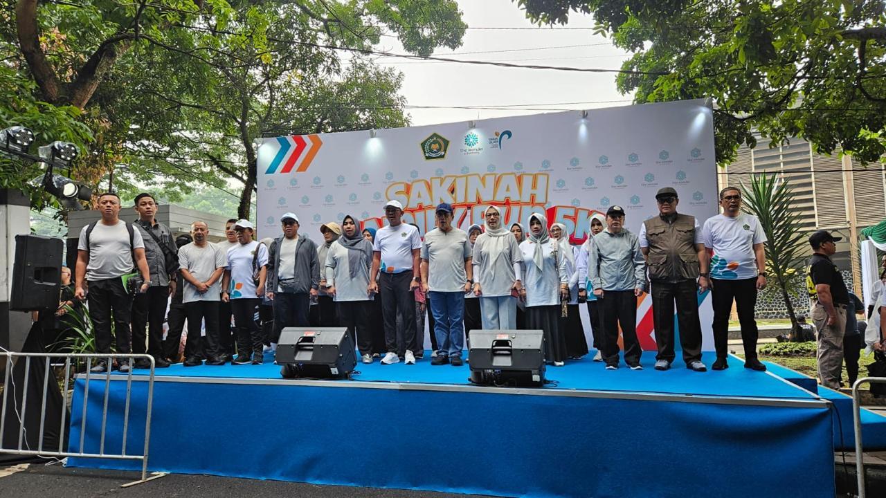 Wakil-Menteri-Agama-Romo-Muhammad-Safii-menghadiri-Sakinah-Fun-Walk-Run-5K.jpg