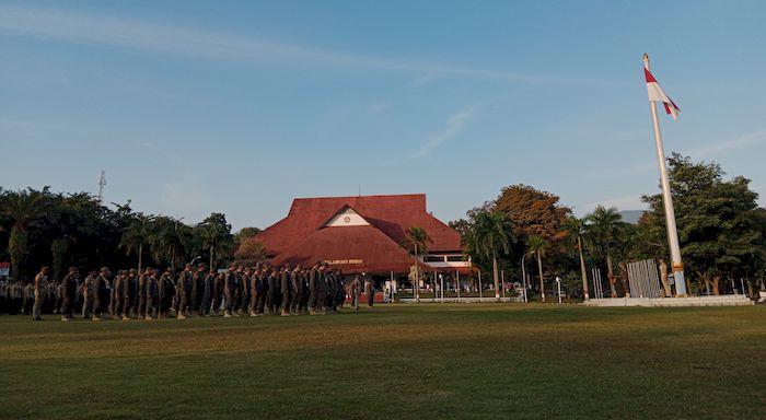 Wakil-Menteri-Dalam-Negeri-Wamendagri-Bima-Arya-Sugiarto-usai-menutup-Retret-IPDN-Jatinagor.jpg