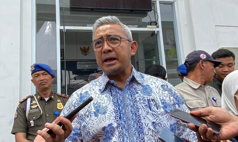 Wali-Kota-Bandung-Muhammad-Farhan-saat-mem.jpg