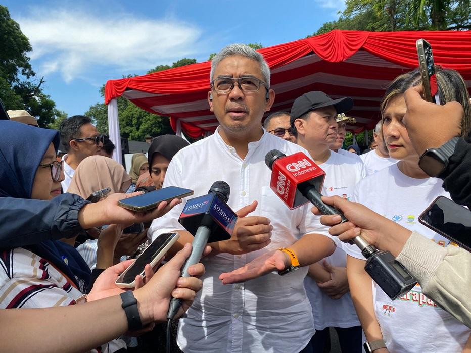 Wali-Kota-Bandung-Muhammad-Farhan-saat-memberikan-keterangan-saf.jpg